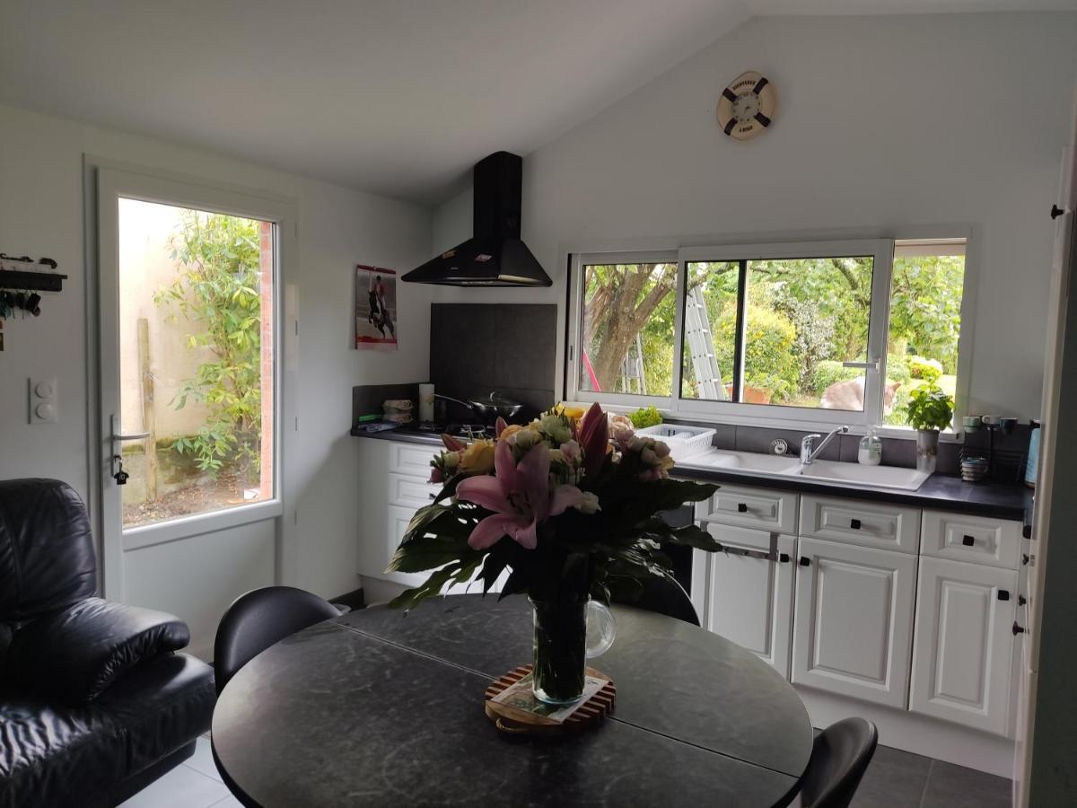 Maisonnette Cosy Bien Situee Dol-de-Bretagne Eksteriør bilde